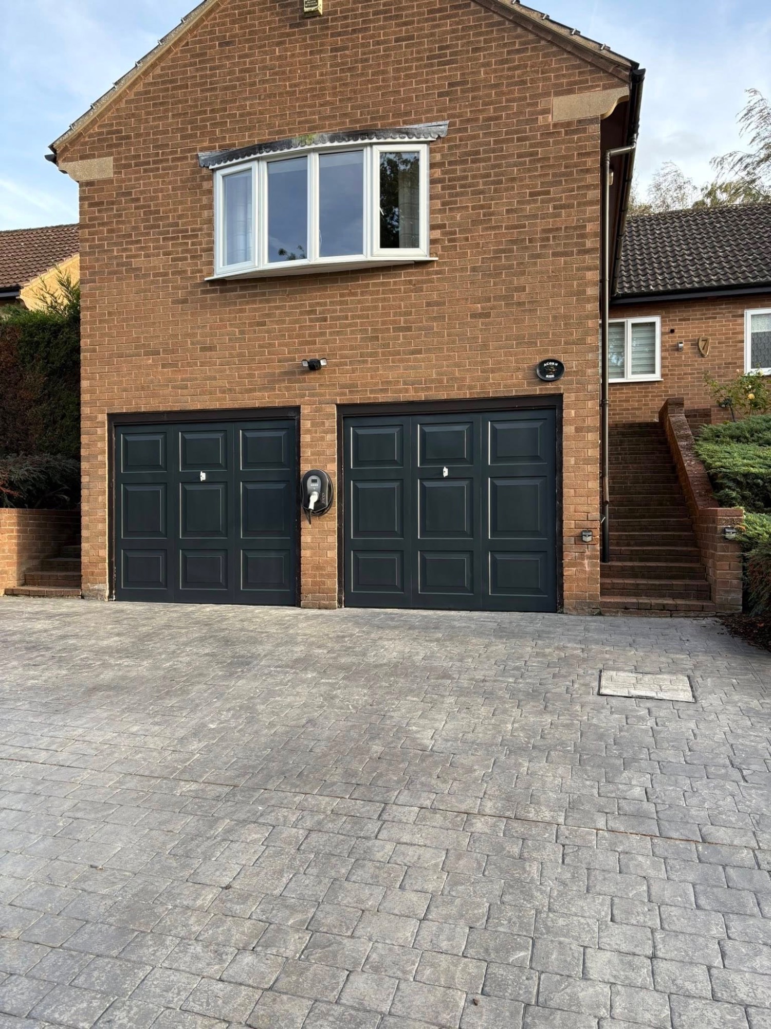Garage door spray painting